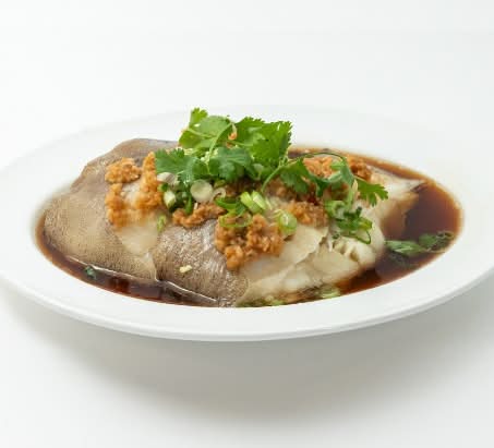 Steamed Codfish with Garlic Sauce / 蒜香蒸龍鱈魚
